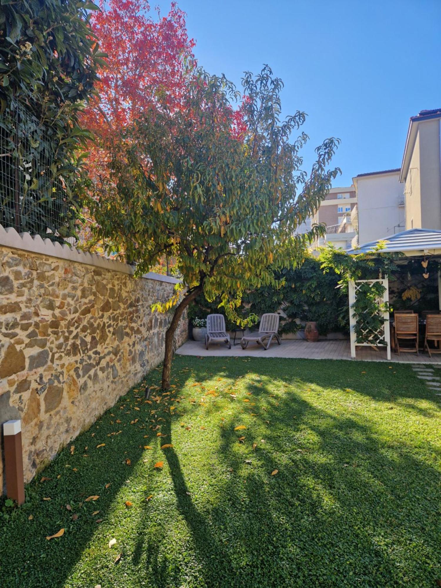 Serra Di Mare Casa Con Giardino * Livorno