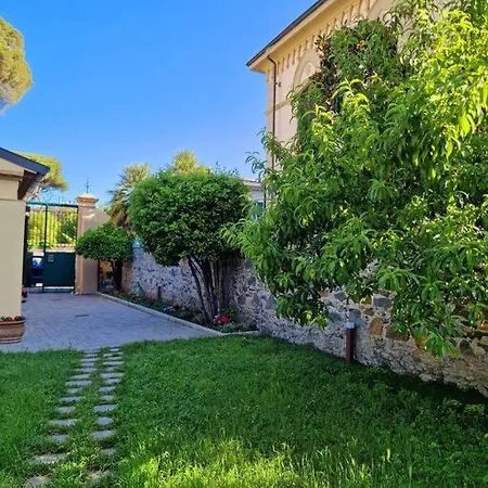 Serra Di Mare Casa Con Giardino Livorno Exterior foto