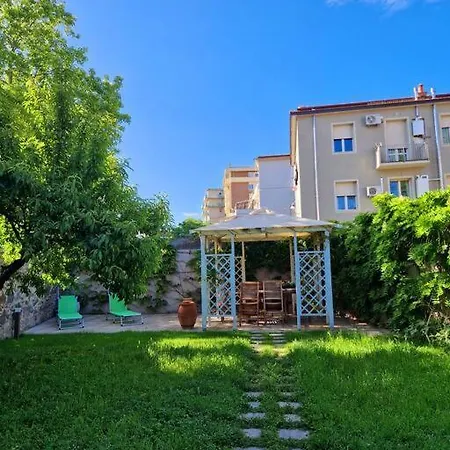 Serra Di Mare Casa Con Giardino Livorno Exterior foto